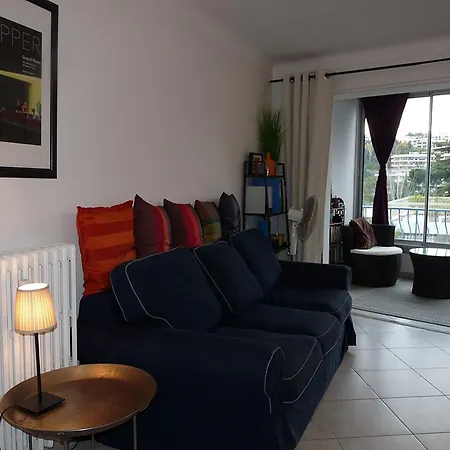 One Bedroom In With A Terrasse And Stunning Views Walking Distance To The Palais 453 شقة